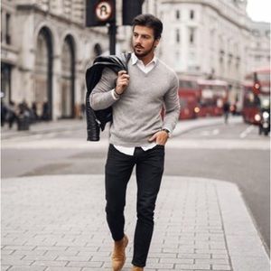 Gap V-neck pull over sweater